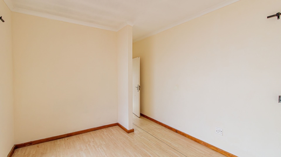5 Bedroom Property for Sale in Myburgh Park Western Cape